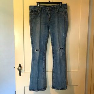 Distressed Jimmy & Surf Shop Jeans